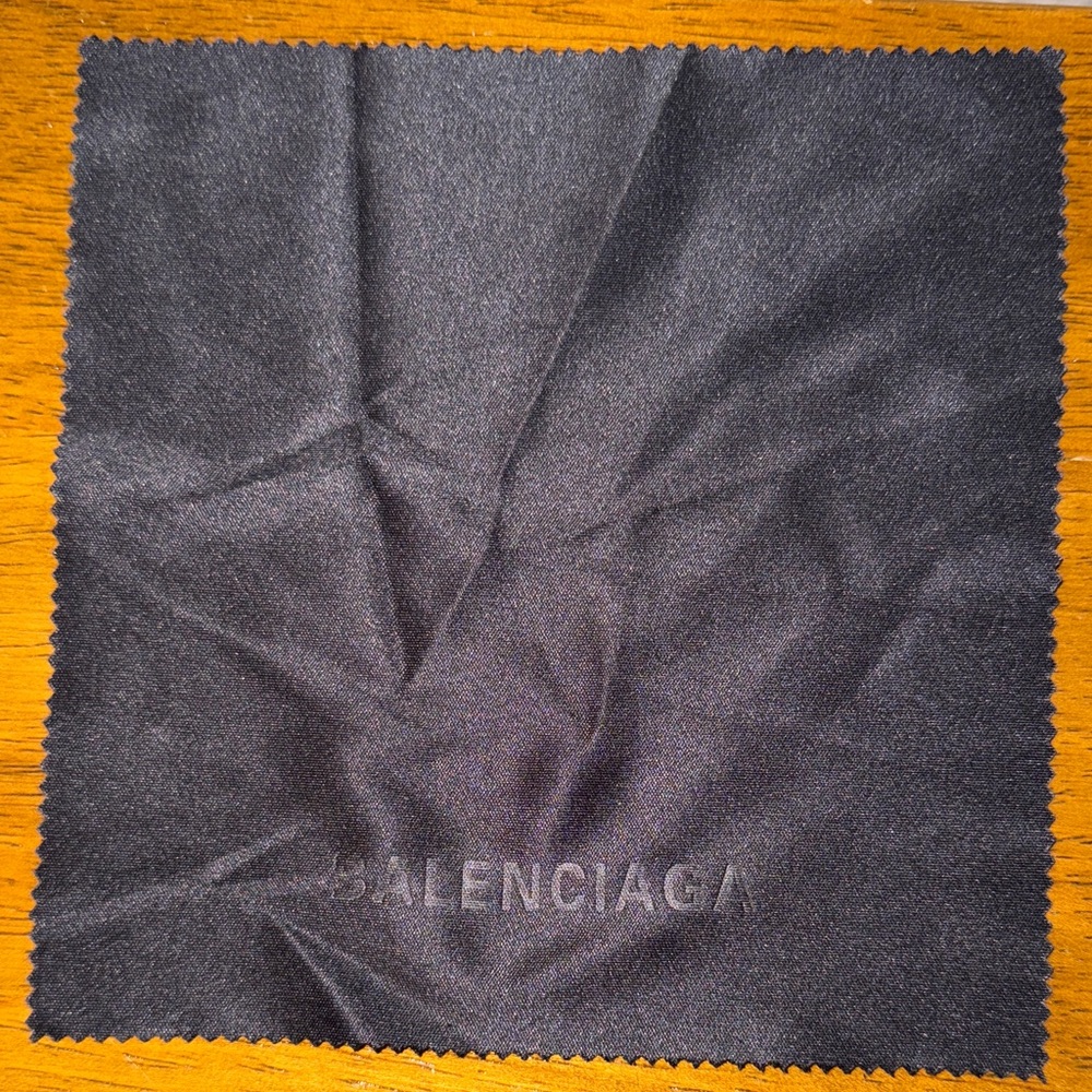 Balenciaga Sunglasses - Picture 5 of 6